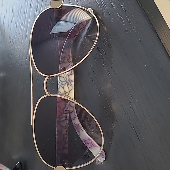 Fashion Sunglasses Bundle - Picture 3 of 5